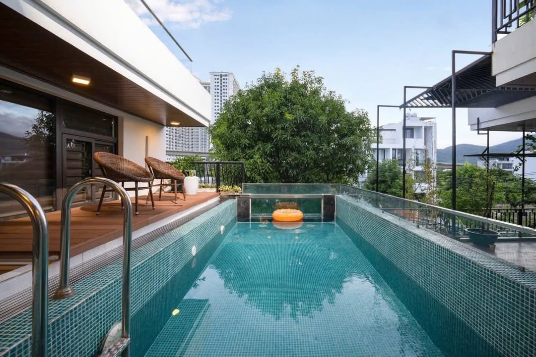 Villa 4PN cho thuê tại Đà Nẵng 600m² - Hồ bơi view đẹp, đầy đủ nội thất!