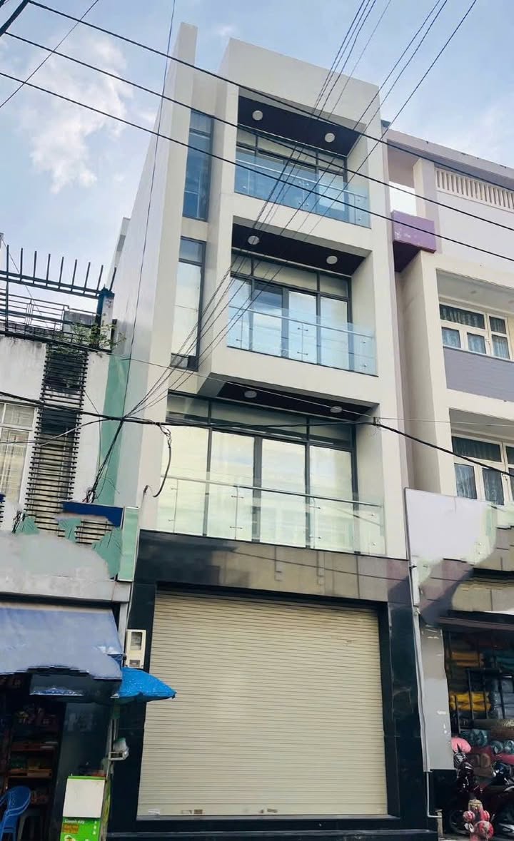 Mặt tiền Khu Bàu Cát, Tân Bình 148m² giá 35 triệu - Nhà mới, thang máy