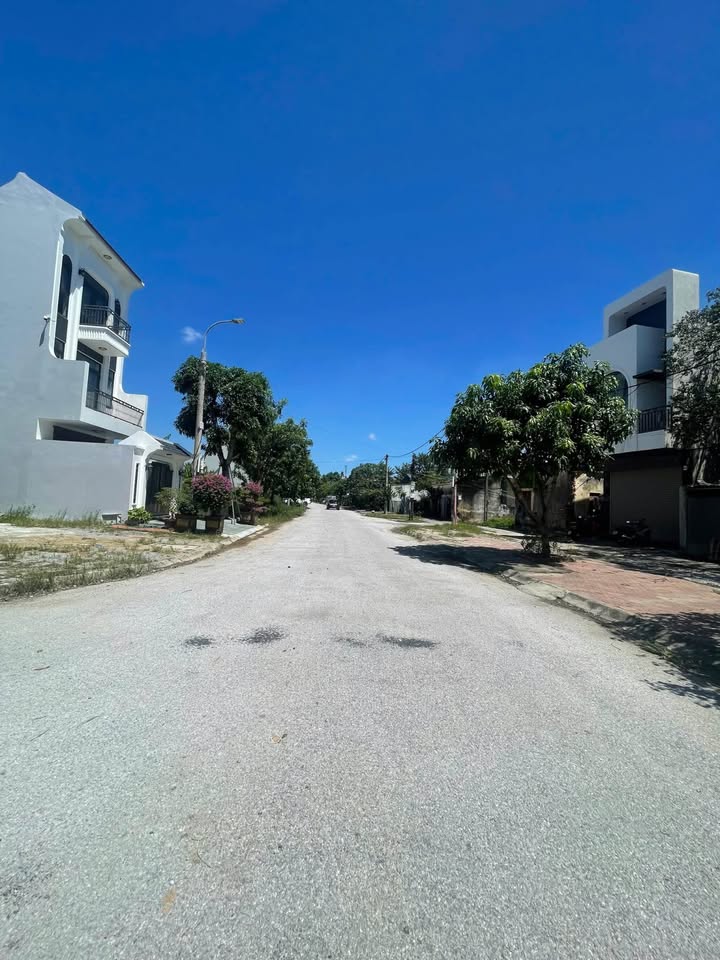 Lô đất 120m² đường Nguyễn Thị Định, Quảng Hưng chỉ 3 tỷ - Cơ hội đầu tư hấp dẫn!