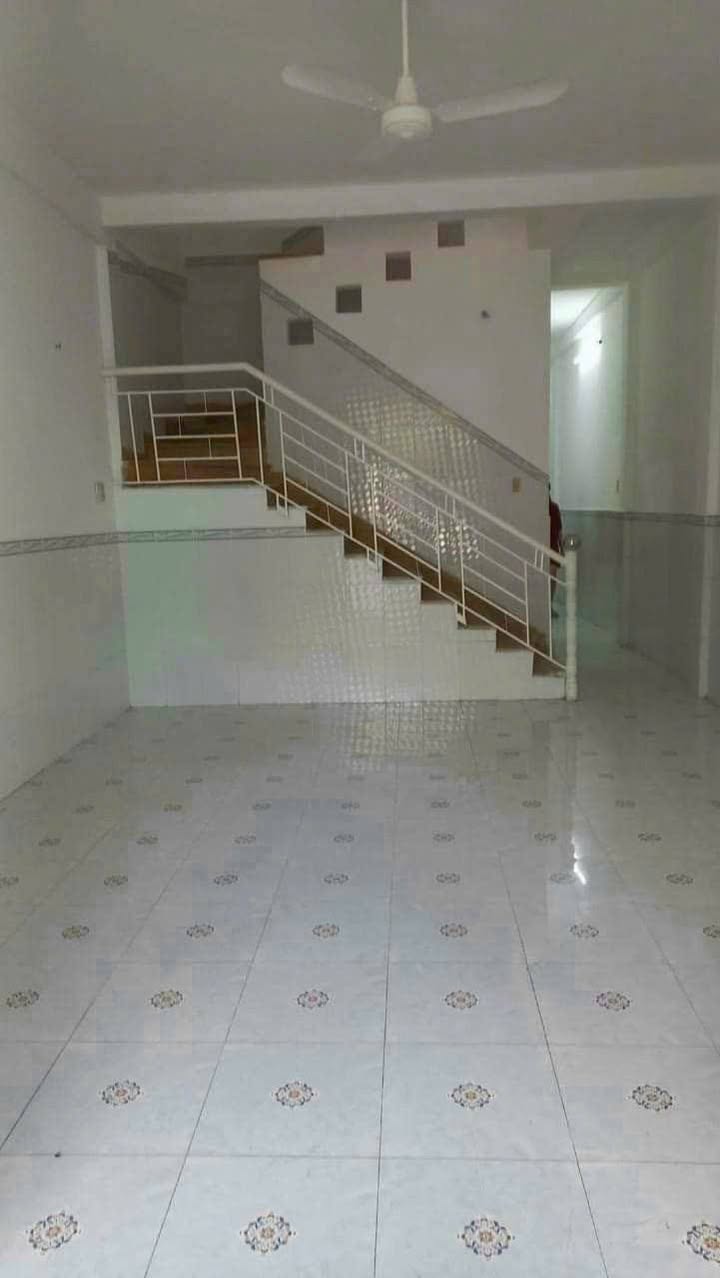 Nhà trệt lầu 80m², gần chợ 586 và BV Hoàn Mỹ - 2.6 tỷ chỉ cần dọn vào ở ngay!