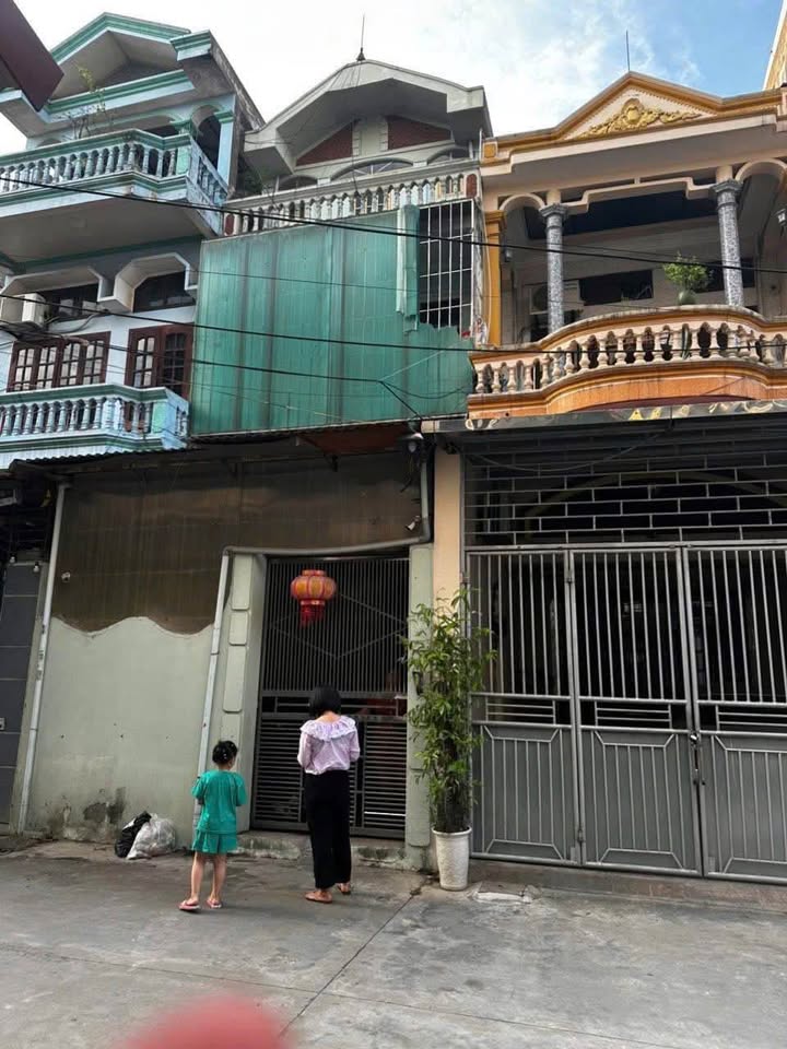 Nhà cho thuê 3 tầng tại Bần Yên Nhân, Mỹ Hào 80m² - Tiện nghi đầy đủ, giá 8 triệu/tháng!