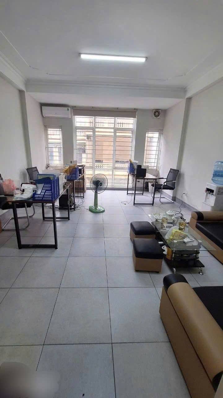Cho thuê văn phòng tại đường Bùi Huy Bích, quận Hoàng Mai, 30m² giá chỉ 4 triệu/tháng - Cơ hội vàng cho doanh nghiệp!