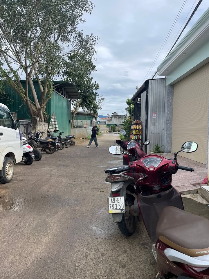 Nhà riêng đường Nguyễn Bá Ngọc, Đức Trọng 175m² giá 2.35 tỷ - Chính chủ bán gấp!