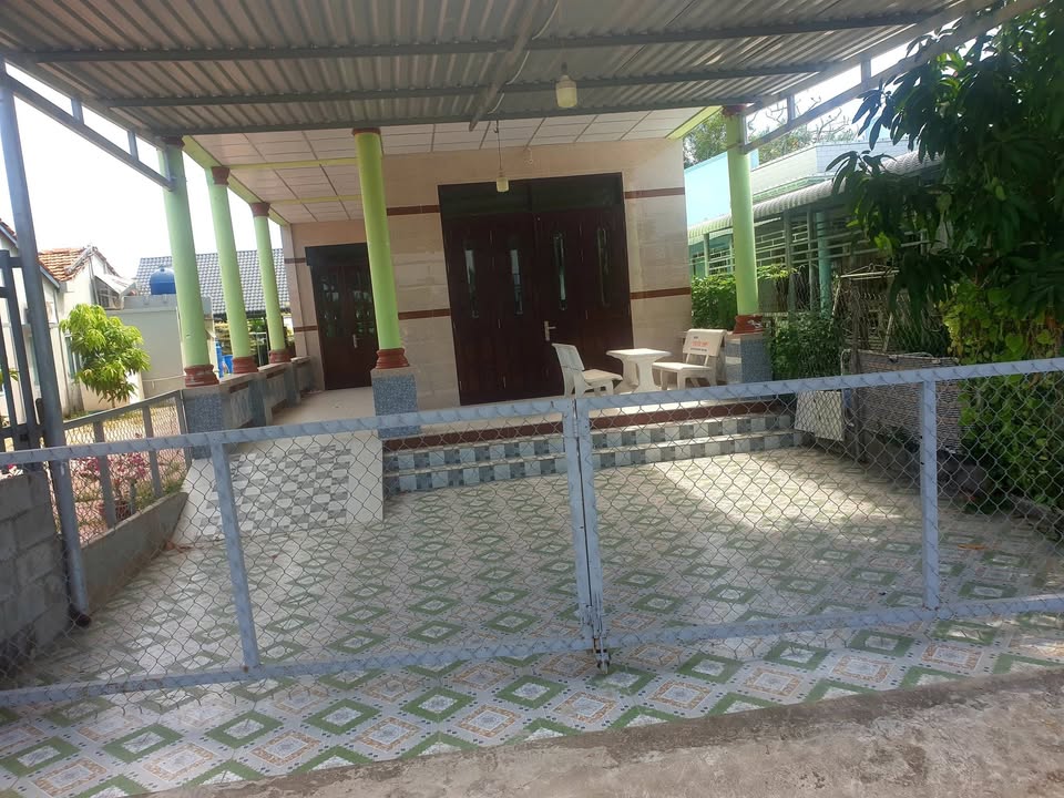 Nhà đất Bến đò Bà Nhờ, Châu Thành, Long An 275m² giá 2.8 tỷ - Nghỉ dưỡng tuyệt vời!