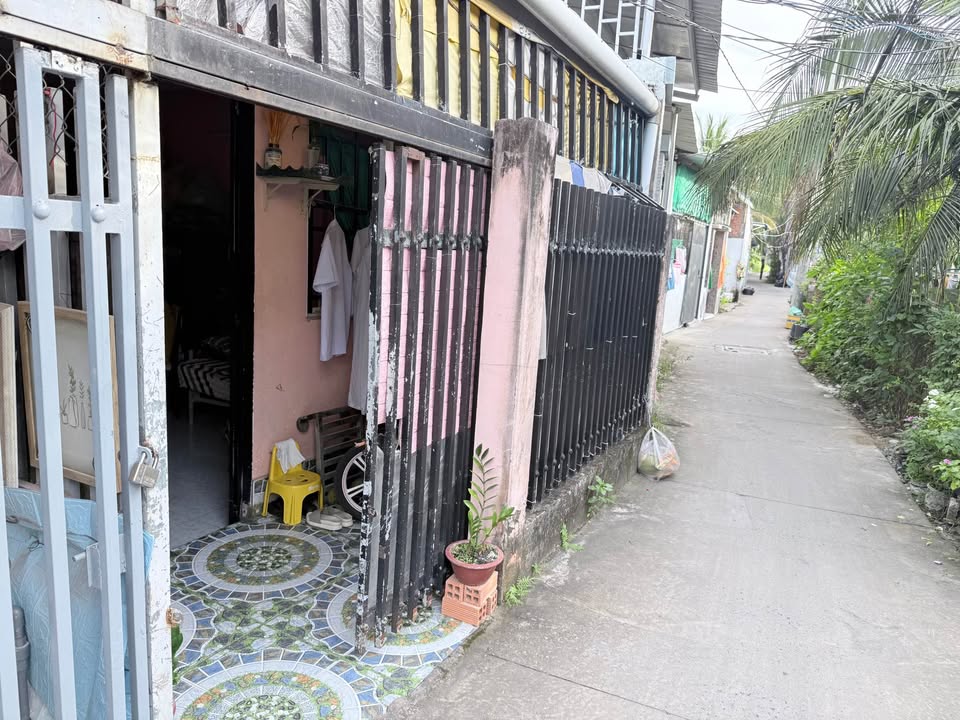 Nhà bán Phường 5, Mỹ Tho 56m² giá 1.2 tỷ - Hẻm xe hơi, tiện nghi đầy đủ!