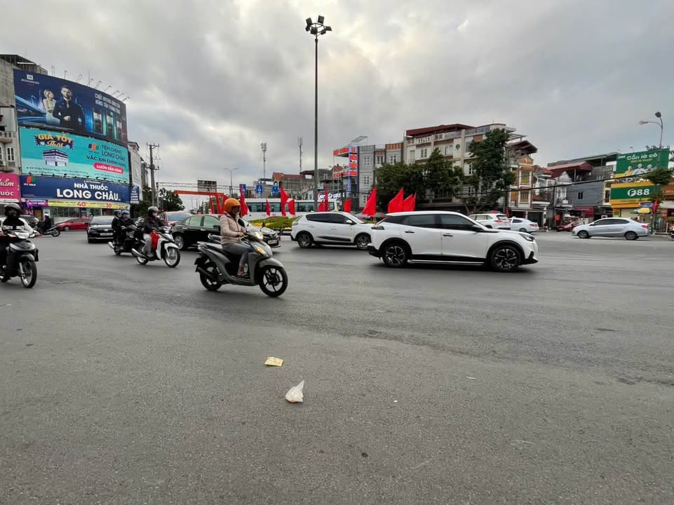 Nhà 3 Tầng Hồng Thái, An Dương 60m² giá 2.7 tỷ - Thiết kế hiện đại, ô tô đỗ thoải mái!