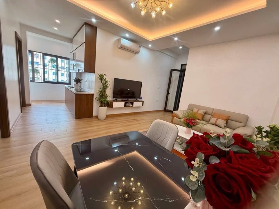 Căn hộ N5B Trung Hòa Nhân Chính 51m² giá 5.7 tỷ - Full nội thất, chỉ việc vào ở!