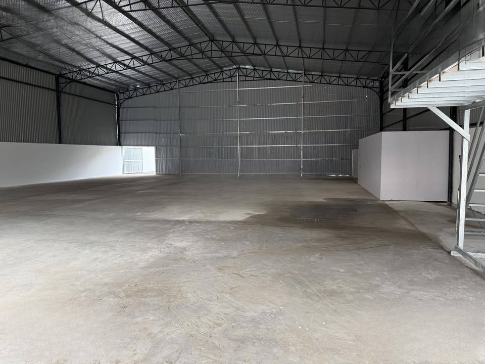Cho thuê nhà mặt tiền 2000m² tại Bình Trị Đông, Quận Bình Tân - Giá 185 triệu/tháng!