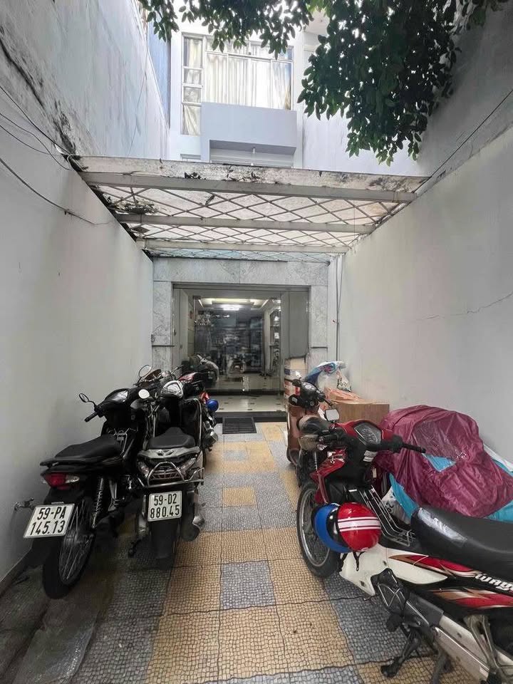Nhà cho thuê tại Cộng Hòa, Tân Bình 136m² giá 20 triệu - Không thể bỏ lỡ!