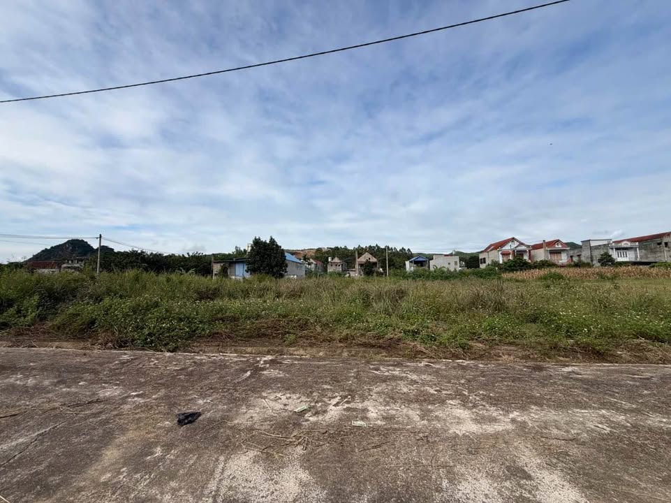 Đất nền TDC Linh Sơn Thái Nguyên 200m² giá 1.8 tỷ - Tiện ích đầy đủ, không gian thoáng đãng!