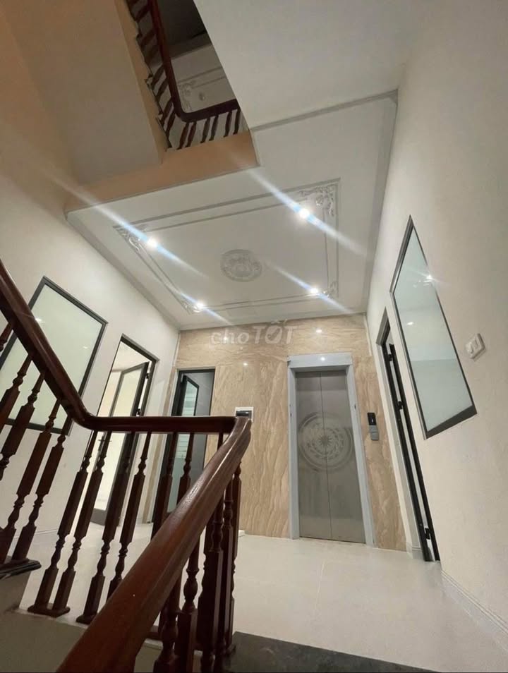 Biệt thự Phú Lương 100m² giá 40 triệu - Thang máy hiện đại, nhận nhà ngay!