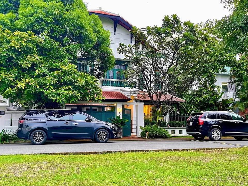 Biệt thự mặt tiền Nguyễn Văn Hưởng, Thủ Đức 305m² giá 115 tỷ - Sống đẳng cấp giữa lòng Thảo Điền!