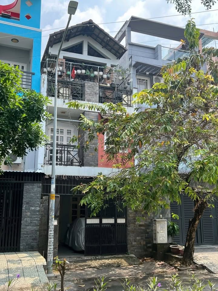 Nhà 3 tầng KDC Savimex Quận 7, 90m² giá 12 tỷ - Vị trí vàng, sổ hồng riêng!