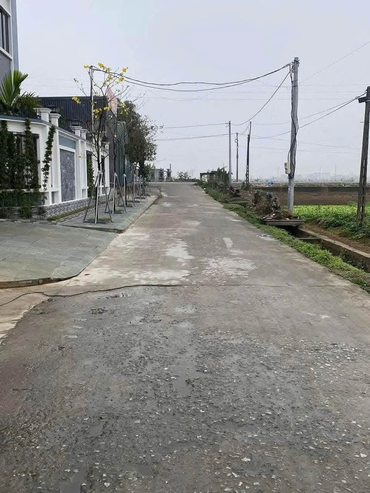 Nhà bán tại Thị trấn Vũ Thư 90m² giá 1 tỷ - Gần bệnh viện và chợ