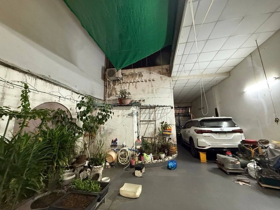 Nhà mặt tiền đường 339, Phước Long B, Quận 9, 230m² giá 23 tỷ - Kinh doanh đa ngành nghề!