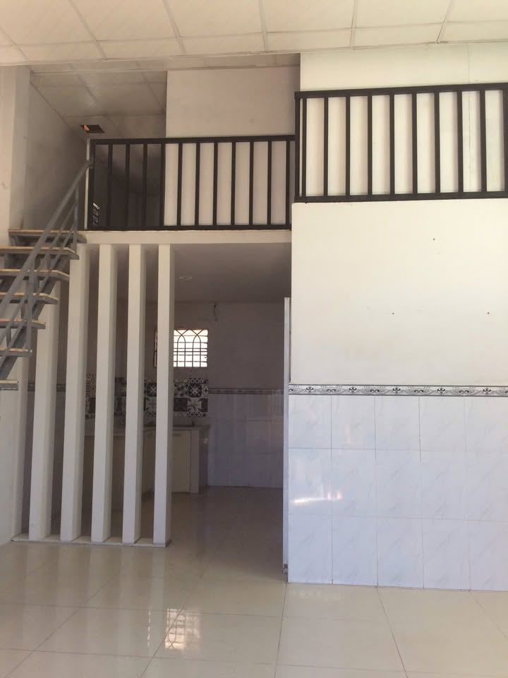 Nhà riêng Vòng Xoay Phú Hữu, 45m² giá 3.2 tỷ - Sổ hồng riêng, sẵn sàng ở ngay!