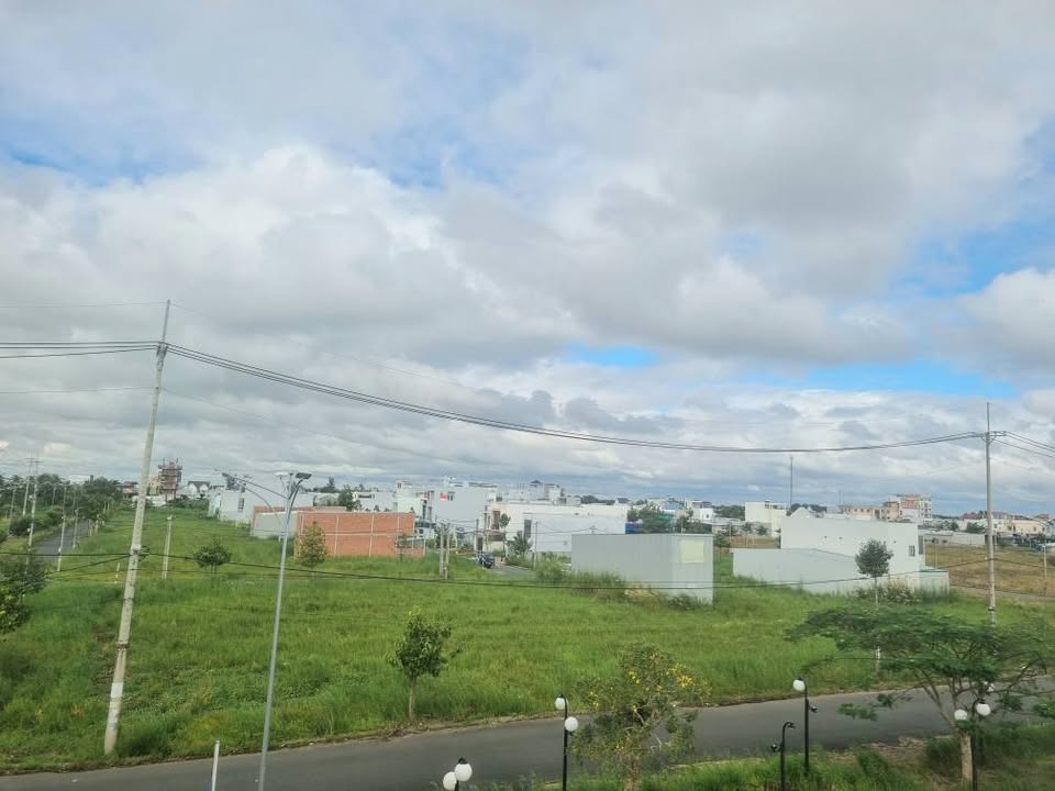 Nhà nguyên căn cho thuê tại KĐT Nhựt Hồng, Cà Mau - 216m² giá 18 triệu/tháng, chính chủ!