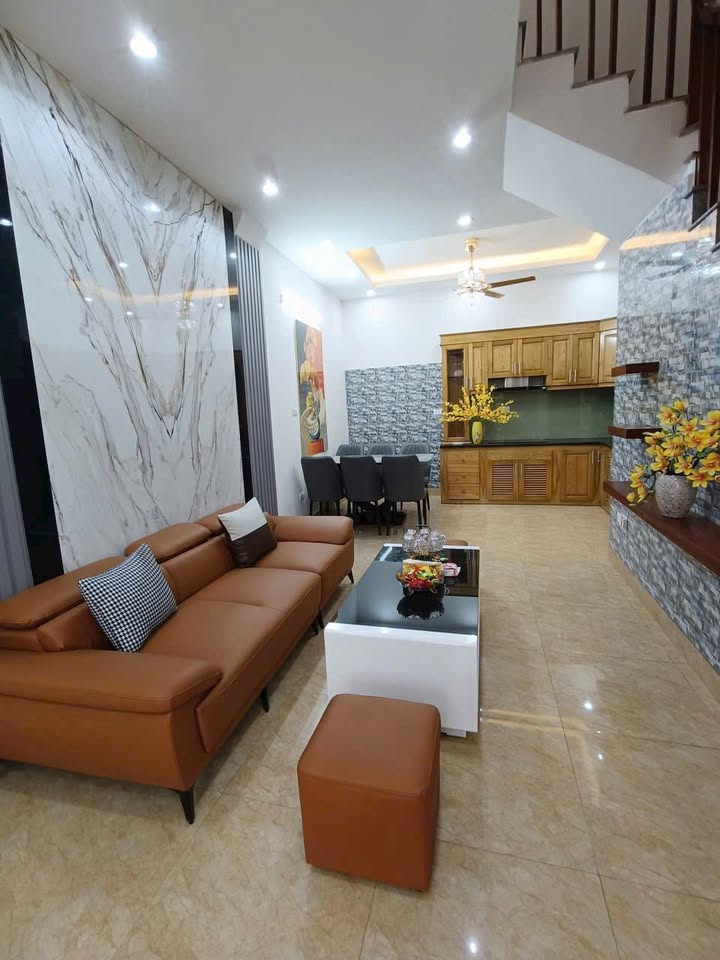 Căn hộ 43m² tại Cự Khối Long Biên giá 6.3 tỷ - Sẵn sàng vào ở ngay!