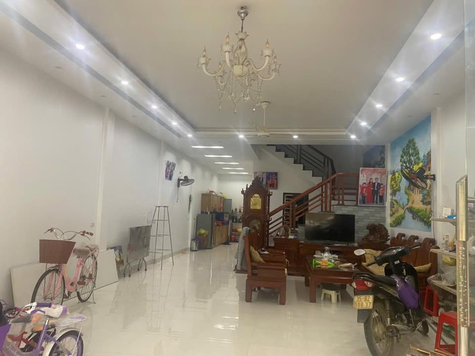 Nhà mặt đường Quang Sơn, Tam Điệp 109m² giá 5.6 tỷ - Kinh doanh thuận lợi ngay!