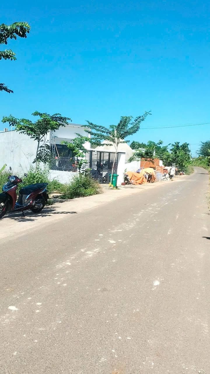 Đất mặt tiền đường nhựa tại xã Bàu Hàm, Đồng Nai - Giá chỉ 700 triệu!