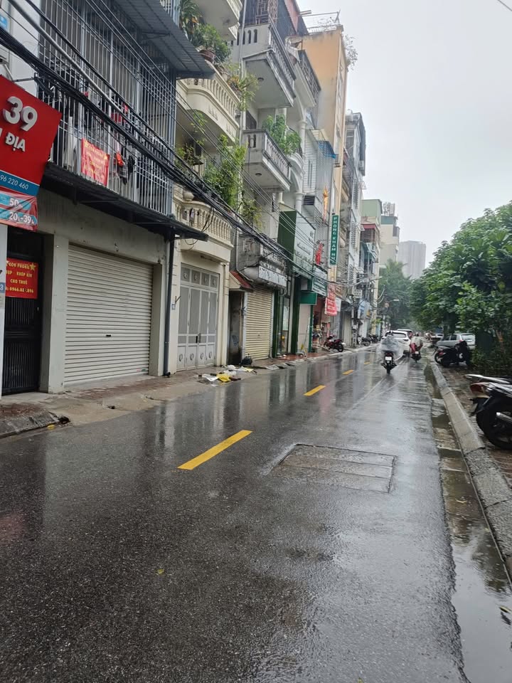 Nhà mặt đường Trung Văn, Nam Từ Liêm 43m² giá 15.8 tỷ - Kinh doanh sầm uất, ô tô tránh!