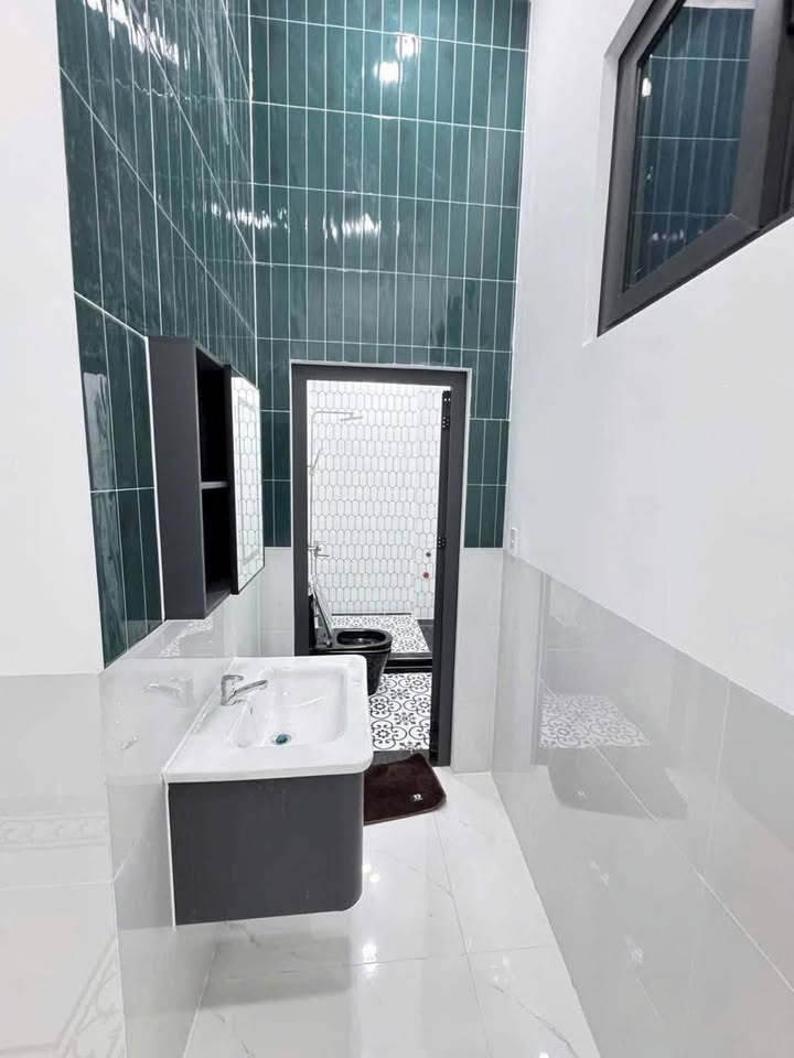 Nhà mặt tiền Hương lộ 14, An Ngãi 124m² giá chỉ 2.1 tỷ - Sẵn sàng vào ở!