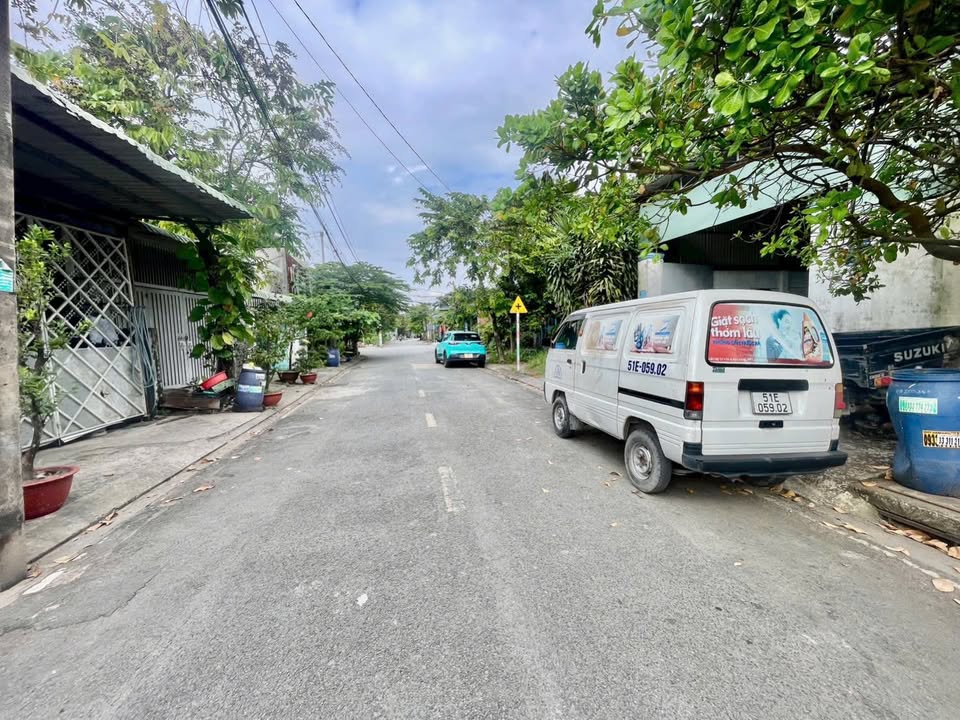 Nhà C4 mới tinh mặt tiền đường Xuân Thới Thượng 118m² giá 6.2 tỷ - Sẵn sàng vào ở!