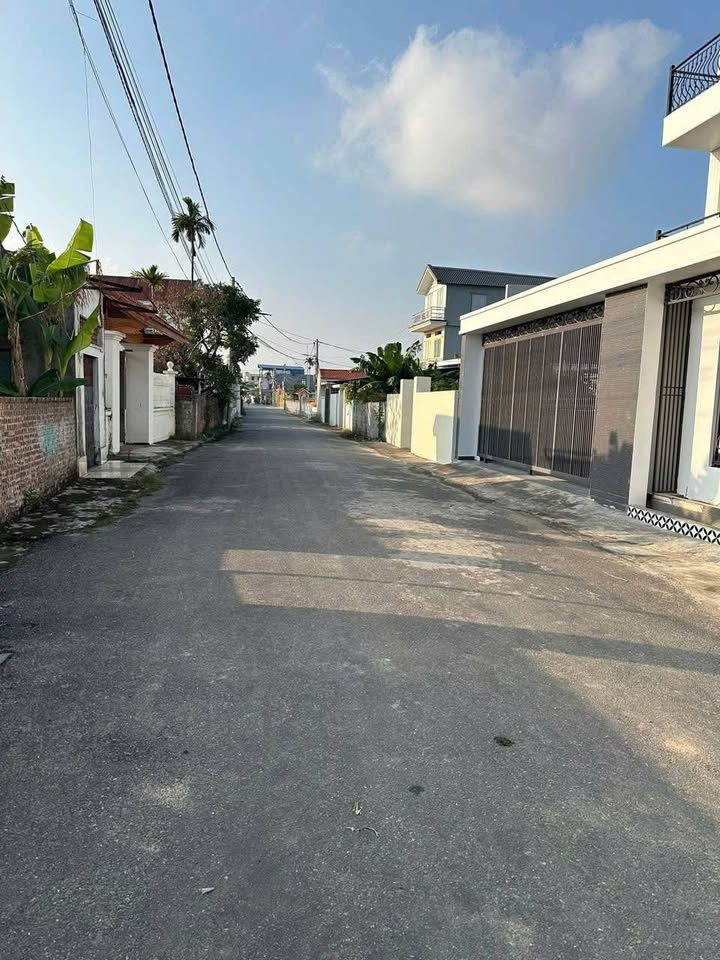 Đất nền Thôn Tam Kiệt, Hữu Bằng 75m² giá 1.7 tỷ - Lô góc đẹp, dân cư đông đúc!