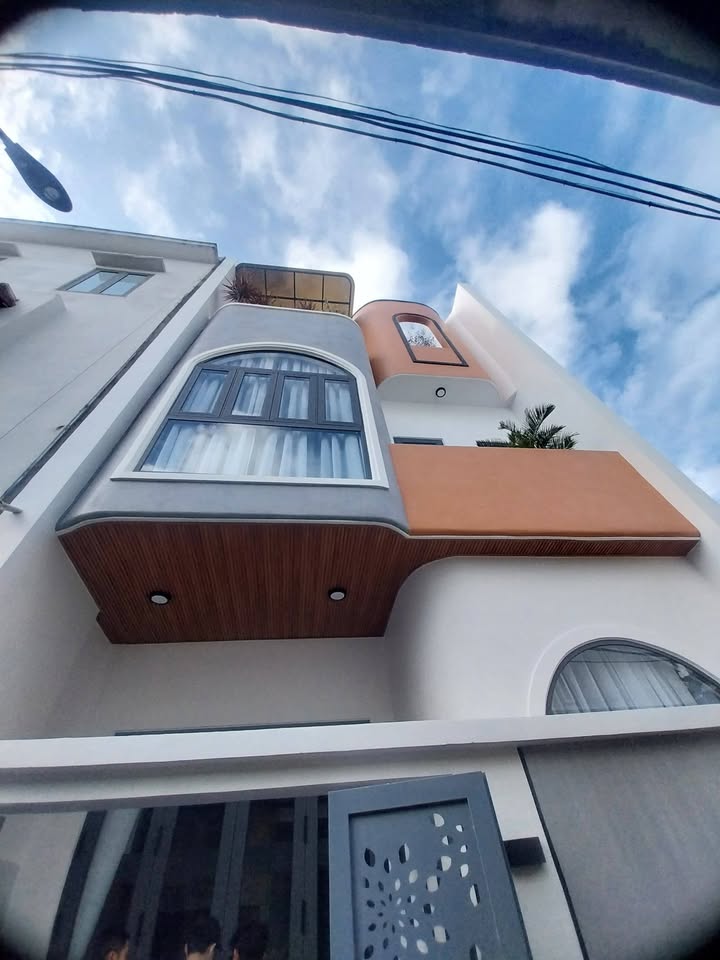 Nhà 3 tầng mặt tiền kiệt Dũng Sĩ Thanh Khê 50m² giá 4.95 tỷ - Thiết kế hiện đại, đầy đủ nội thất!