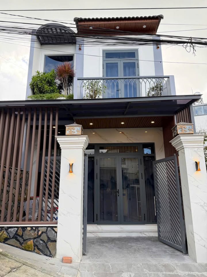 Nhà mặt tiền Ngô Thì Nhậm Đà Lạt 64m² giá 7.3 tỷ - Thiết kế hiện đại, sẵn sàng dọn vào ở!