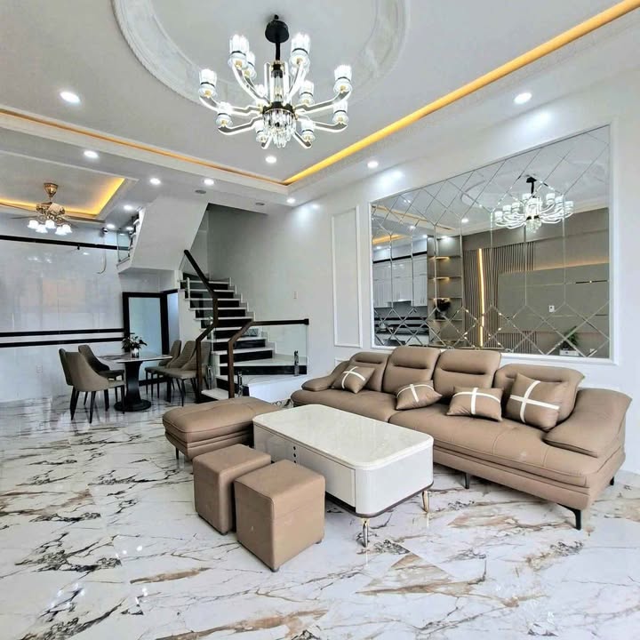 Nhà 3 tầng đường Hồ Sen, Lê Chân, Hải Phòng 45m² chỉ 3.15 tỷ - Đắc địa, tiện ích đầy đủ!