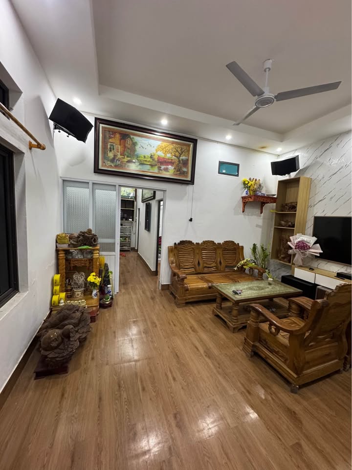 Nhà lô góc 3 mặt tiền Hạc Thành 77m² giá 1.9 tỷ - Cơ hội đầu tư hấp dẫn!