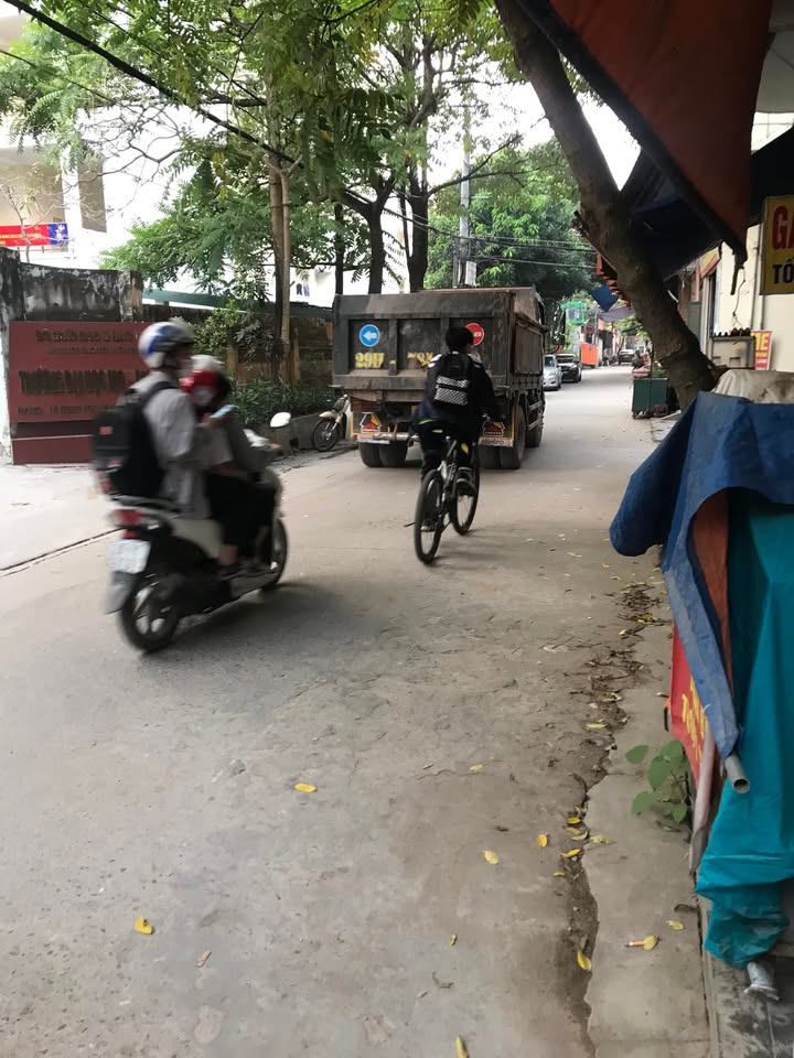 Nhà phố Cổ Nhuế 2 45m² giá thỏa thuận - Vị trí đắc địa gần trường học