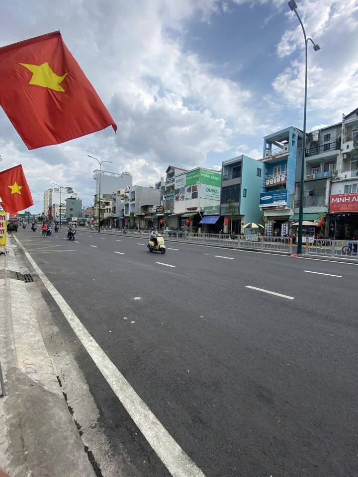 Nhà mặt tiền Dương Quảng Hàm Gò Vấp 52m² giá 14.999 tỷ - Kinh doanh đa ngành nghề!