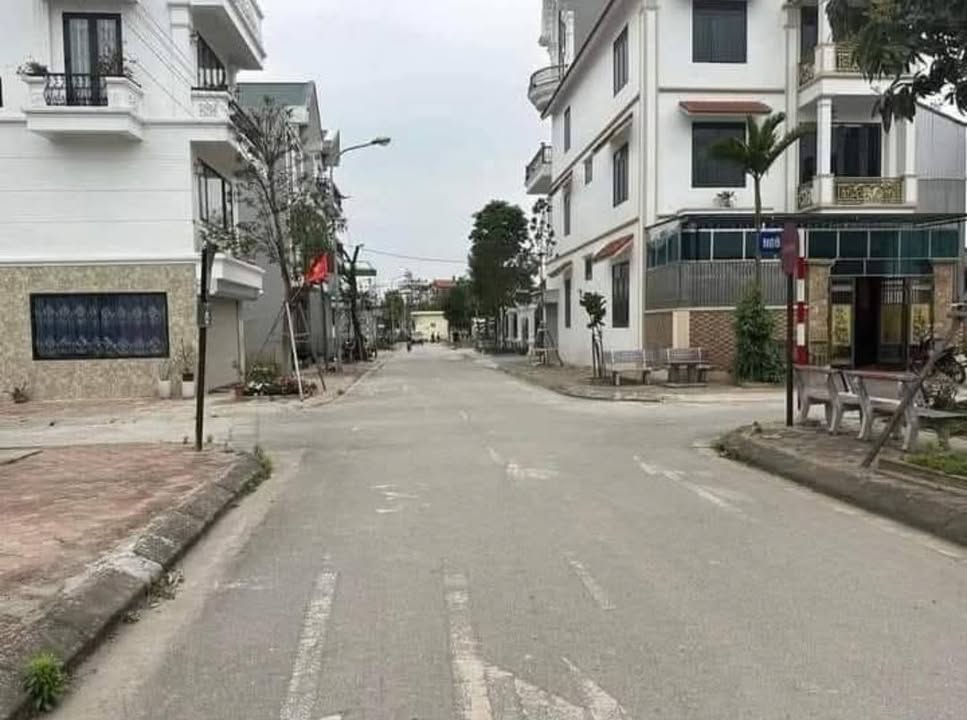 Nhà 4 tầng Yên Thường 48m² giá 7 tỷ - Ô tô tránh, đầy đủ nội thất