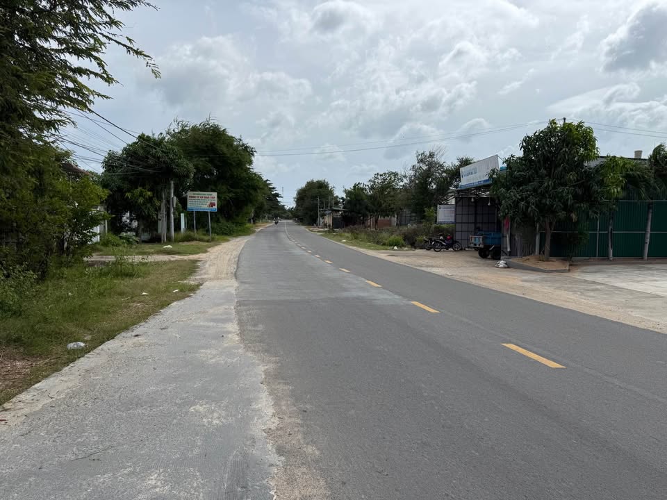 Đất 2 mặt tiền Khánh Hải 997m² giá 2 tỷ - Đầu tư sinh lời ngay!