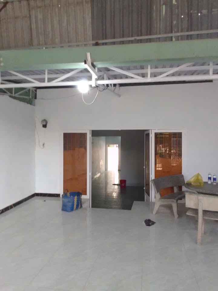 Nhà mặt tiền đường Trương Văn Vĩnh, Dĩ An 130m² giá 5 triệu - Phù hợp để ở và kinh doanh