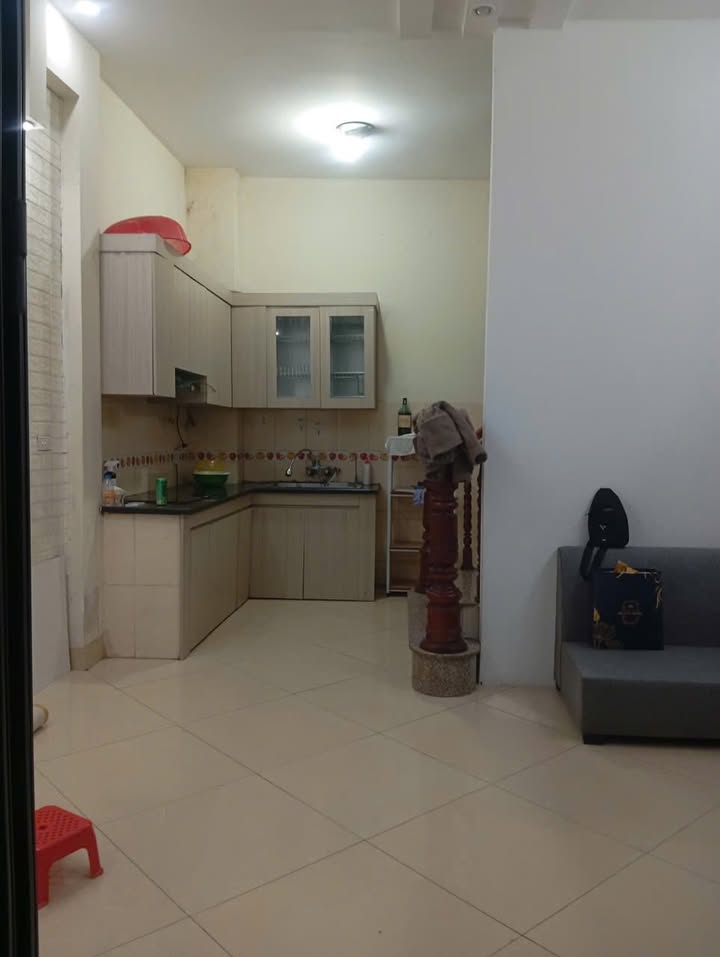 Nhà cho thuê 4 tầng tại Ngõ 176 Trương Định, 30m² - Phù hợp cho gia đình hoặc nhóm bạn!