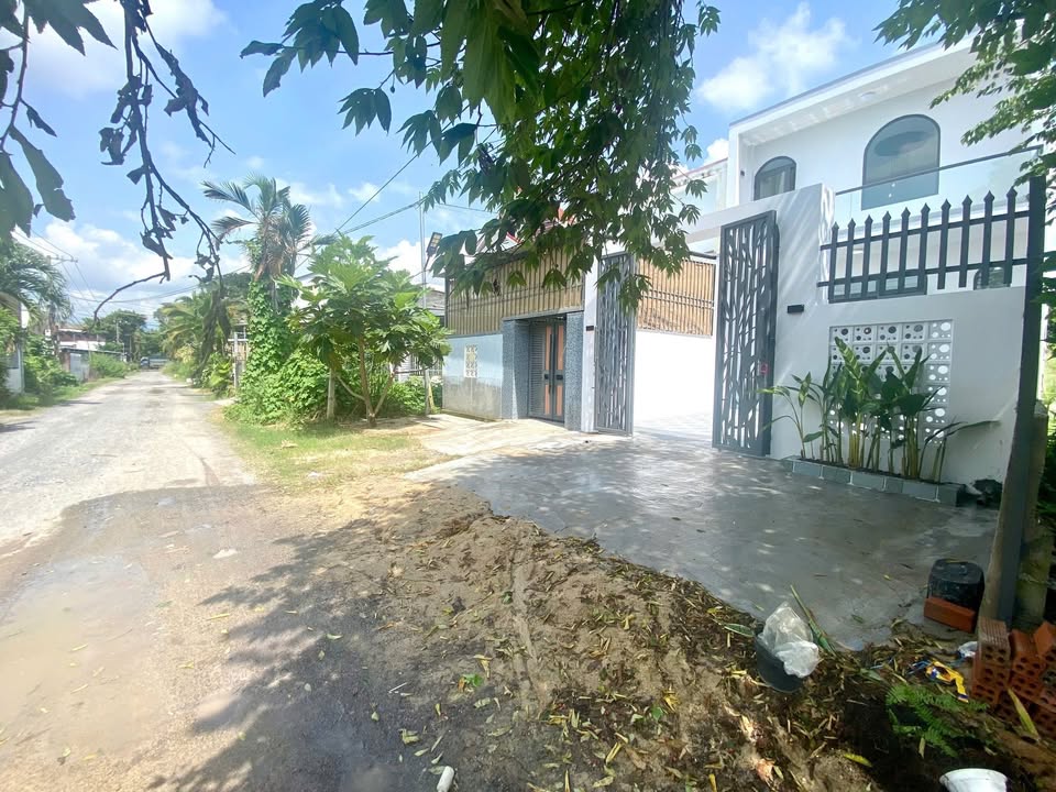 Nhà riêng đường Trần Bình Trọng, Diên Khánh 82m² giá 2.2 tỷ - Khu vực đông đúc tiện ích!