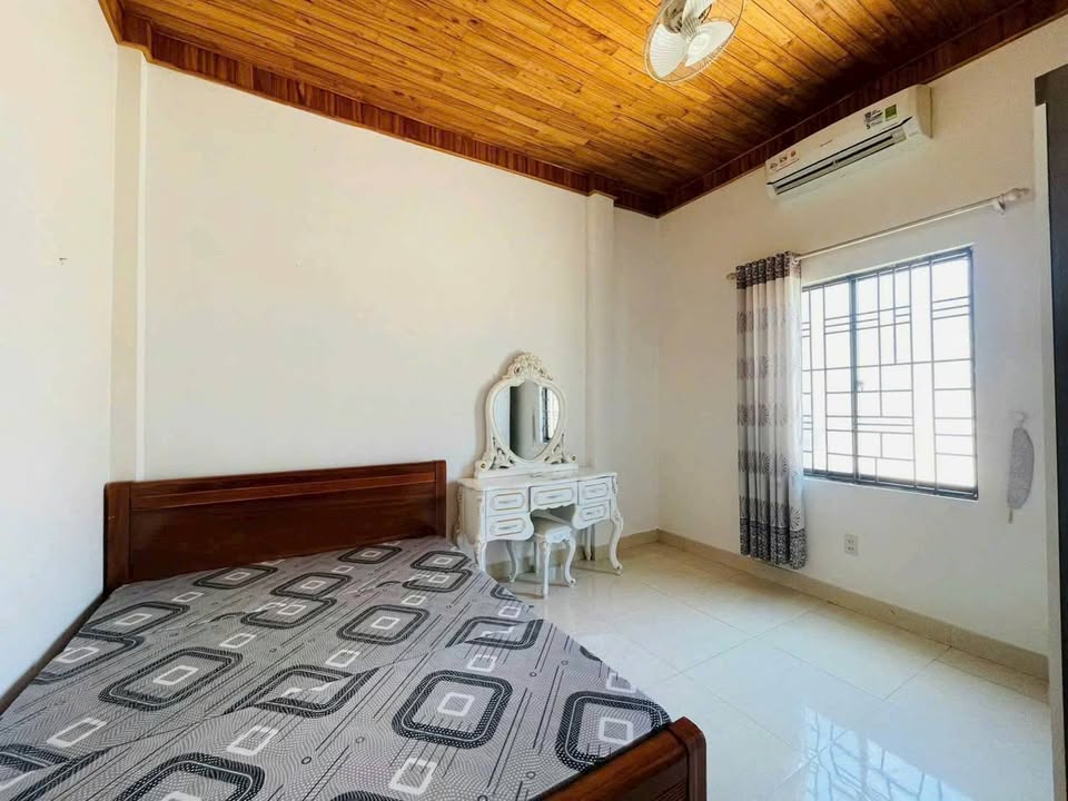 Nhà 2 tầng mặt tiền Nguyễn Phúc Chu, Hương Long 87.5m² giá 3.25 tỷ - Full nội thất, vào ở ngay!