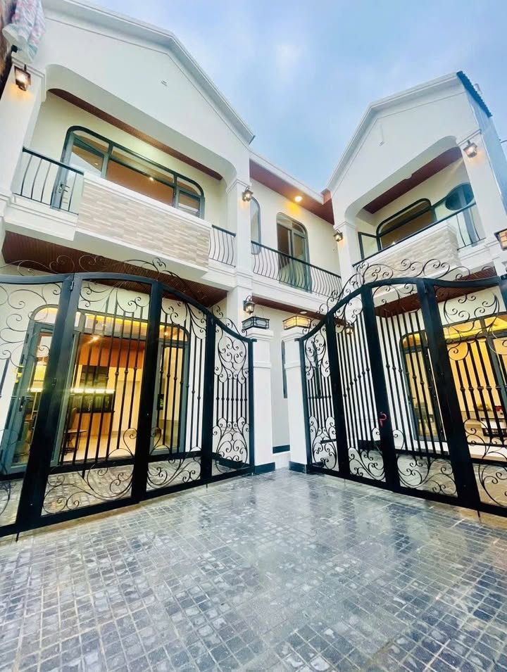 Nhà 2 tầng Xóm 5 Lại Thế, 70m² giá 2.95 tỷ - Sổ đỏ hoàn công, ô tô vào tận nơi!