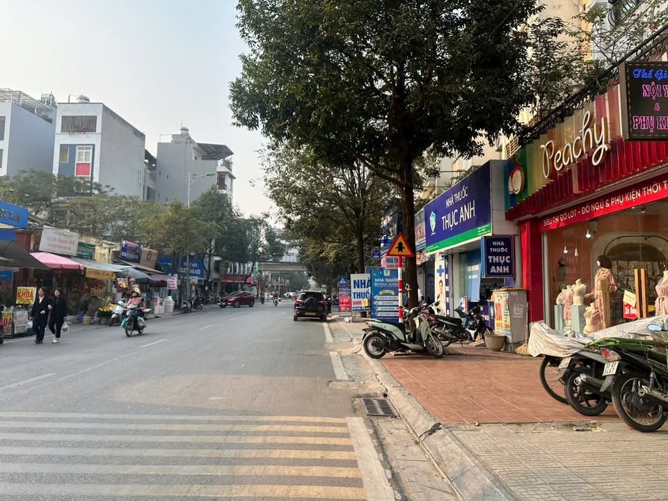 Mặt tiền kinh doanh Chợ Văn La, Hà Đông 90m² giá 30 tỷ - Vị trí đắc địa cho mọi loại hình kinh doanh!