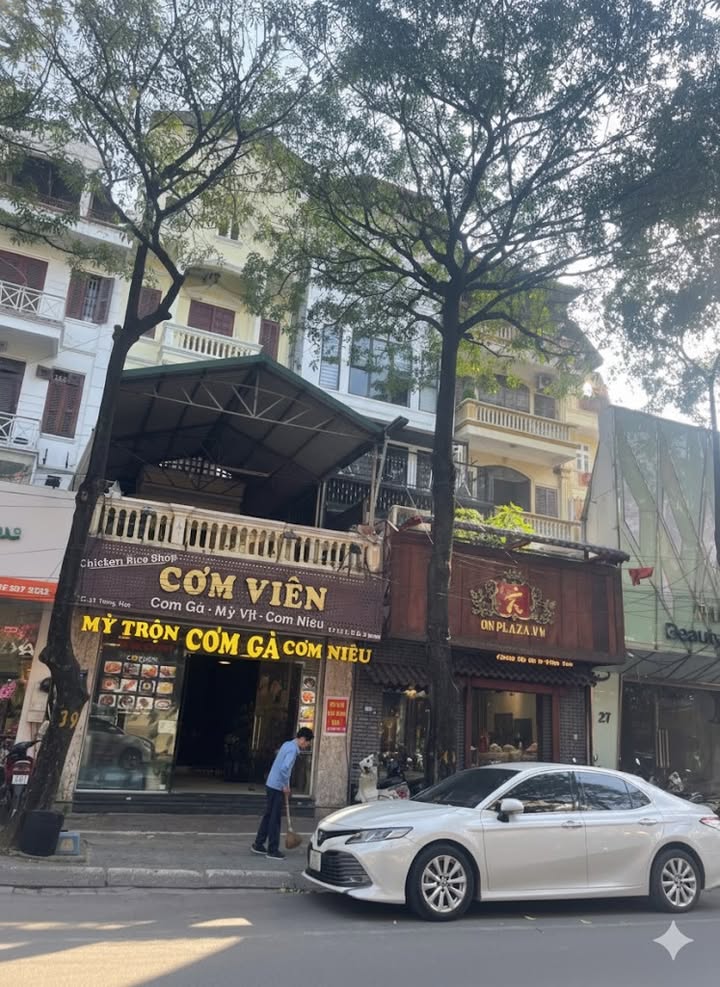 Nhà mặt phố Vũ Phạm Hàm, Cầu Giấy 127m² giá 100 triệu - Cơ hội vàng cho doanh nghiệp!