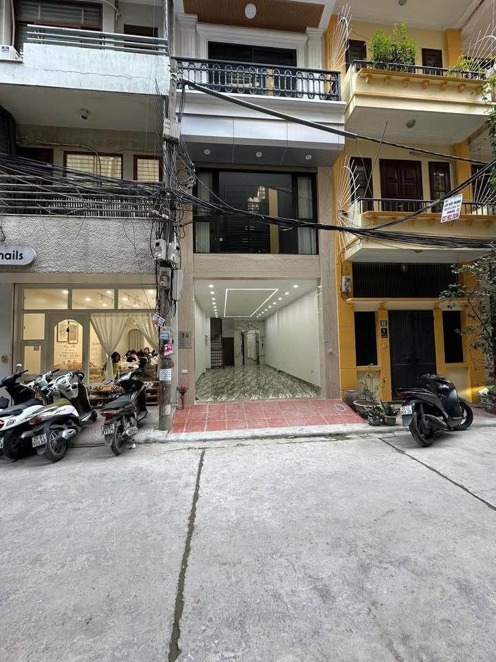Cho thuê mặt tiền ngõ 121 Chùa Láng, Đống Đa 50m² giá 30 triệu - Nhà mới xây cực đẹp!