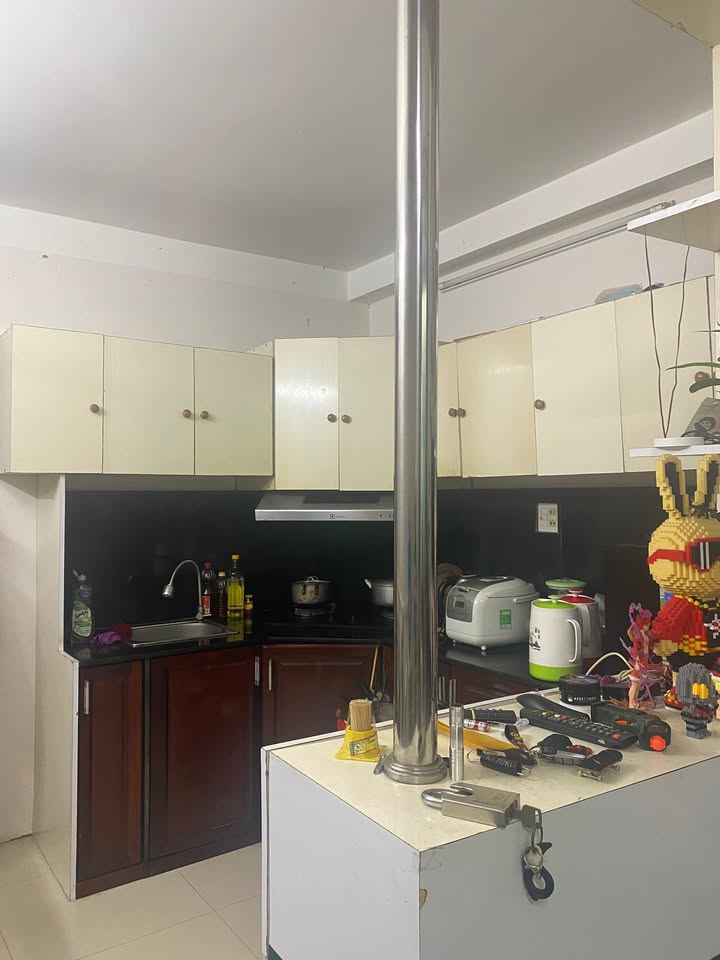 Bán Nhà Hẻm Nguyễn Thái Học, P. Nguyễn Văn Cừ, Quy Nhơn 40m² - Giá 2.3 Tỷ, Sổ Đỏ Chính Chủ!