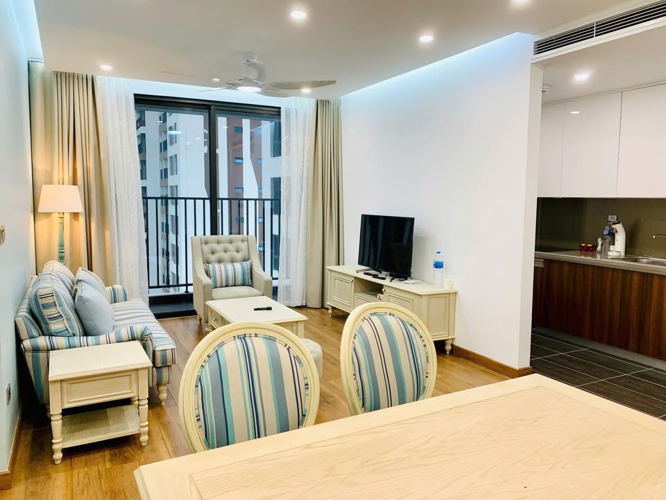 Căn hộ 2 ngủ 6th Element Tây Hồ 83m² giá 10 tỷ - Hướng mát, full nội thất