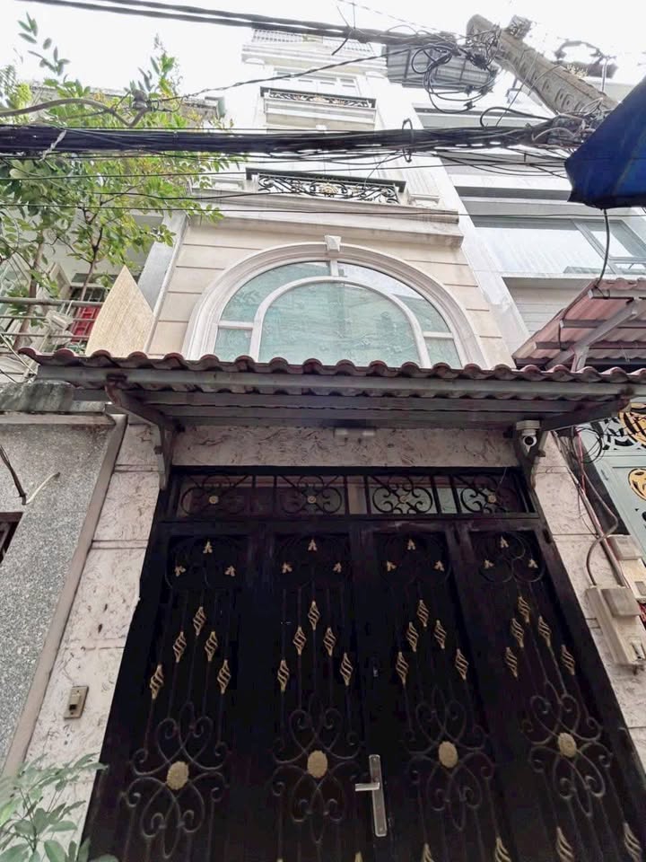 Nhà 5 tầng Đoàn Văn Bơ, Quận 4, 25.8m² - Chính chủ bán gấp!