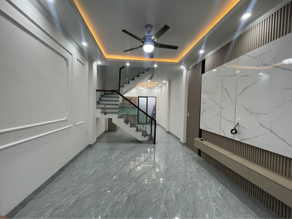 Nhà 3 tầng Hùng Vương, Hồng Bàng 42m² giá 2.5 tỷ - Sổ đỏ chính chủ