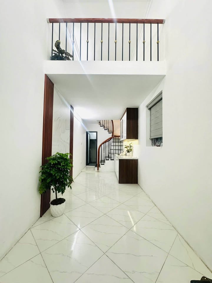 Nhà 4 tầng Bạch Mai 15m² giá 5.25 tỷ - Lô góc, kinh doanh nhỏ!