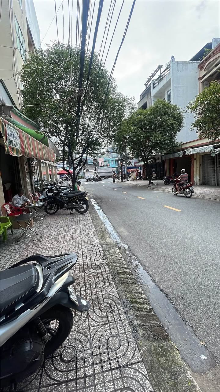 Nhà mặt tiền Trần Nguyên Hãn, Quận 8, 61m² giá 10.3 tỷ - Vị trí kinh doanh đắc địa!